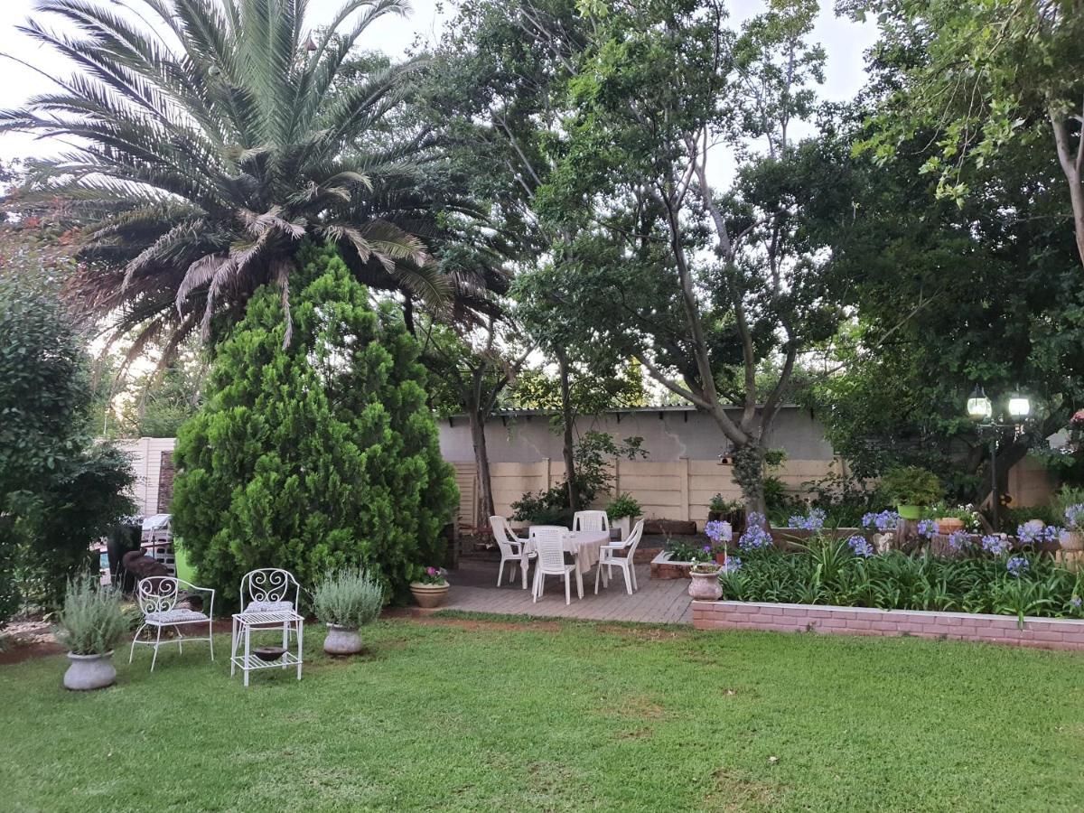 Chic Breeze Hotel Bloemfontein Exterior photo