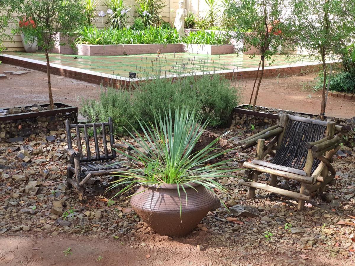 Chic Breeze Hotel Bloemfontein Exterior photo