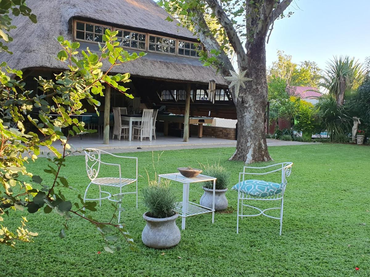 Chic Breeze Hotel Bloemfontein Exterior photo
