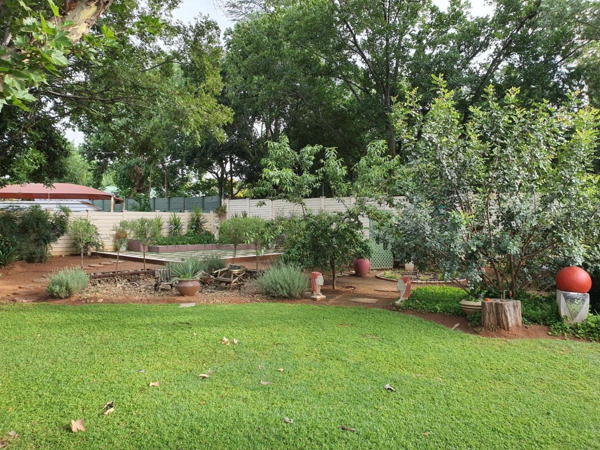 Chic Breeze Hotel Bloemfontein Exterior photo