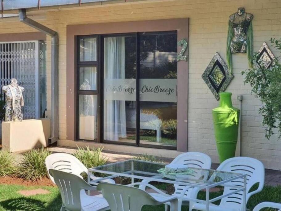 Chic Breeze Hotel Bloemfontein Exterior photo