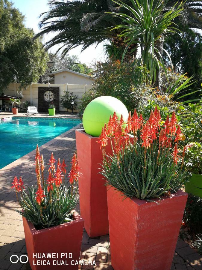 Chic Breeze Hotel Bloemfontein Exterior photo
